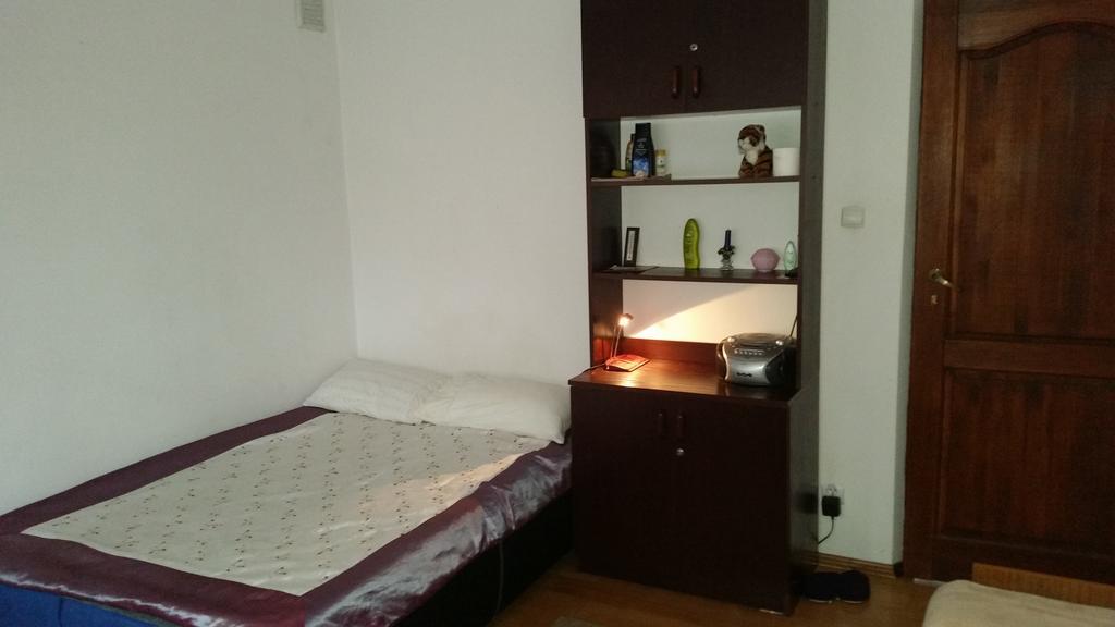 Sosnowy Dworek Appartamento Józefów Esterno foto